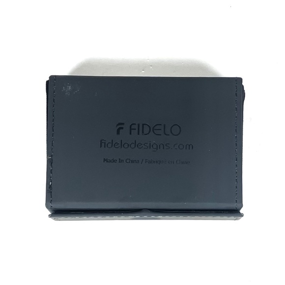 Fidelo Men's Camo Minimalist Wallet - Picture 6 of 11